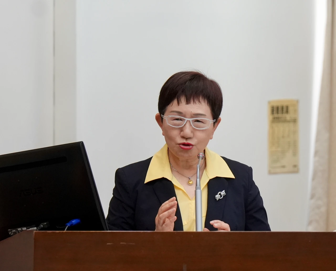 長榮搞烏龍！逾30萬股民報稅驚見股利「1筆變2筆」　財長：今晚前更正