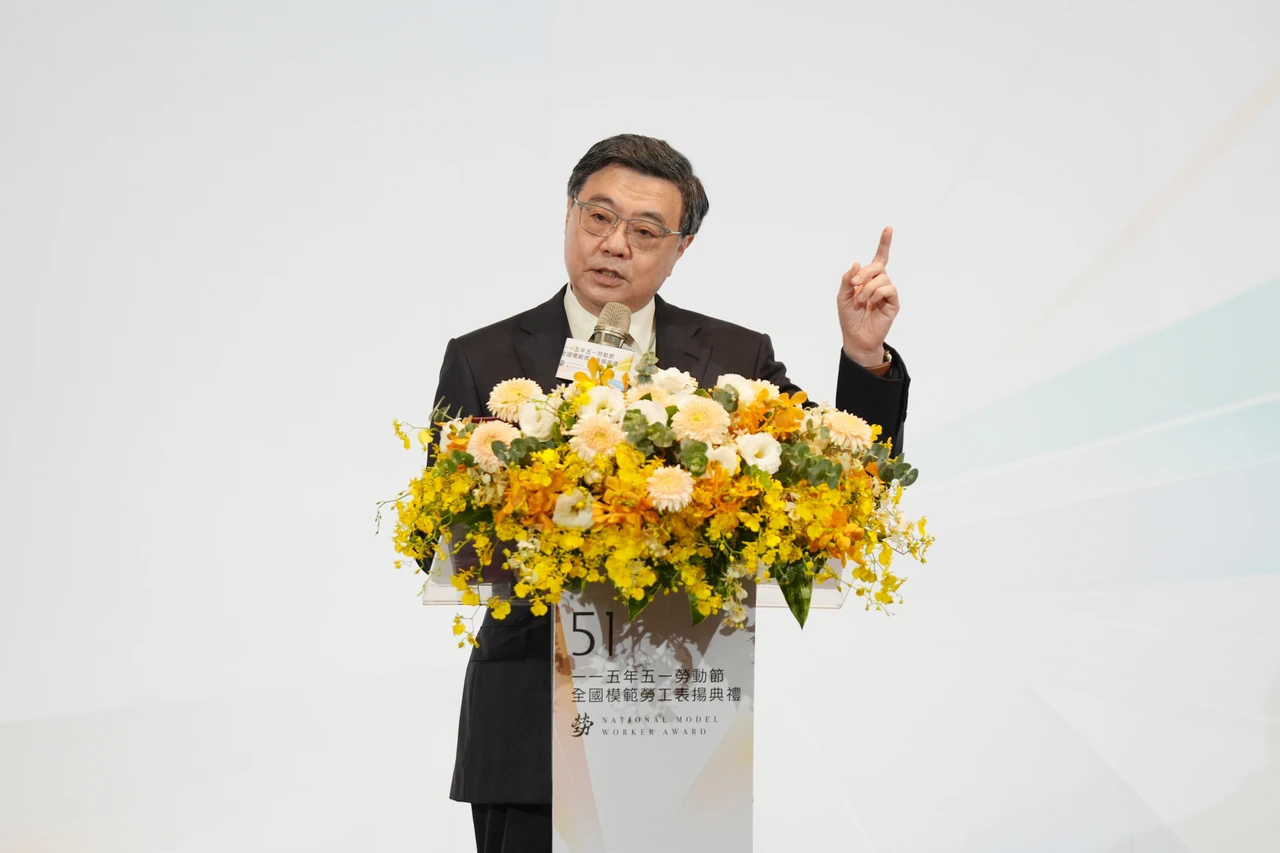 卓榮泰承諾明年最低工資破3萬元　超過數字「不讓洪申翰有壓力」