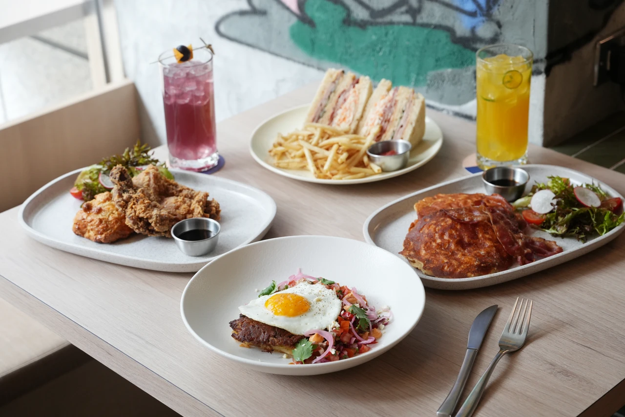 營業到凌晨2點！信義區美式餐廳新推早午餐　首賣起司通心粉鬆餅