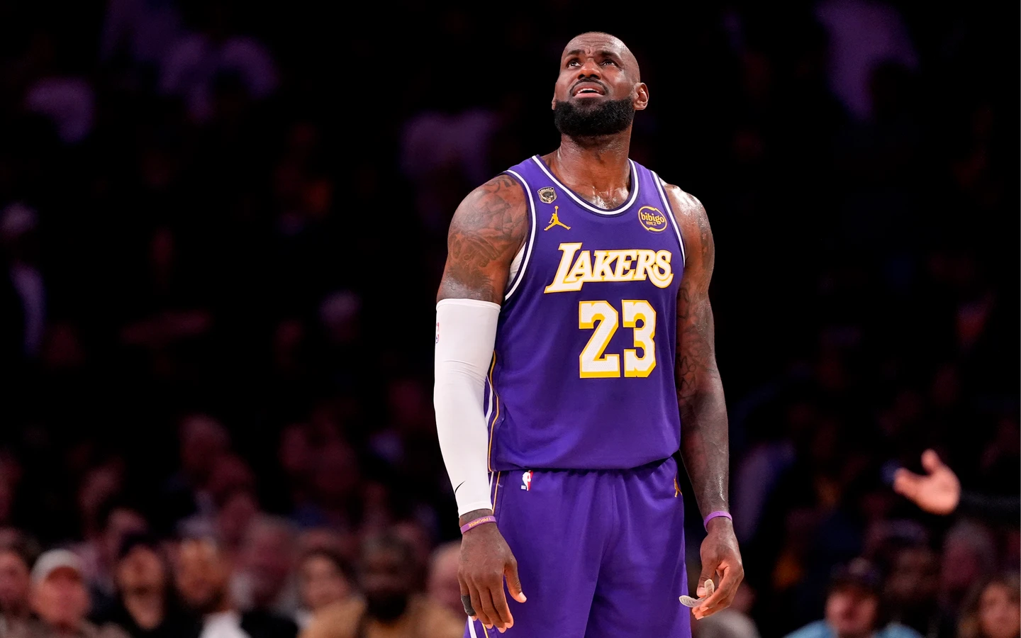 NBA｜鄉村曼巴復出沒用！詹姆斯16連勝被終結　湖人3比0關不了門