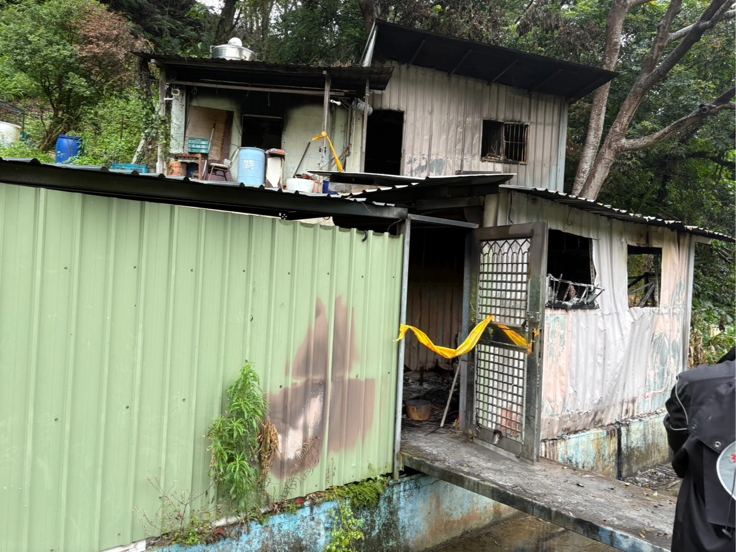 詭！三峽男訪友驚見焦屍「火還沒熄」　警急封鎖現場