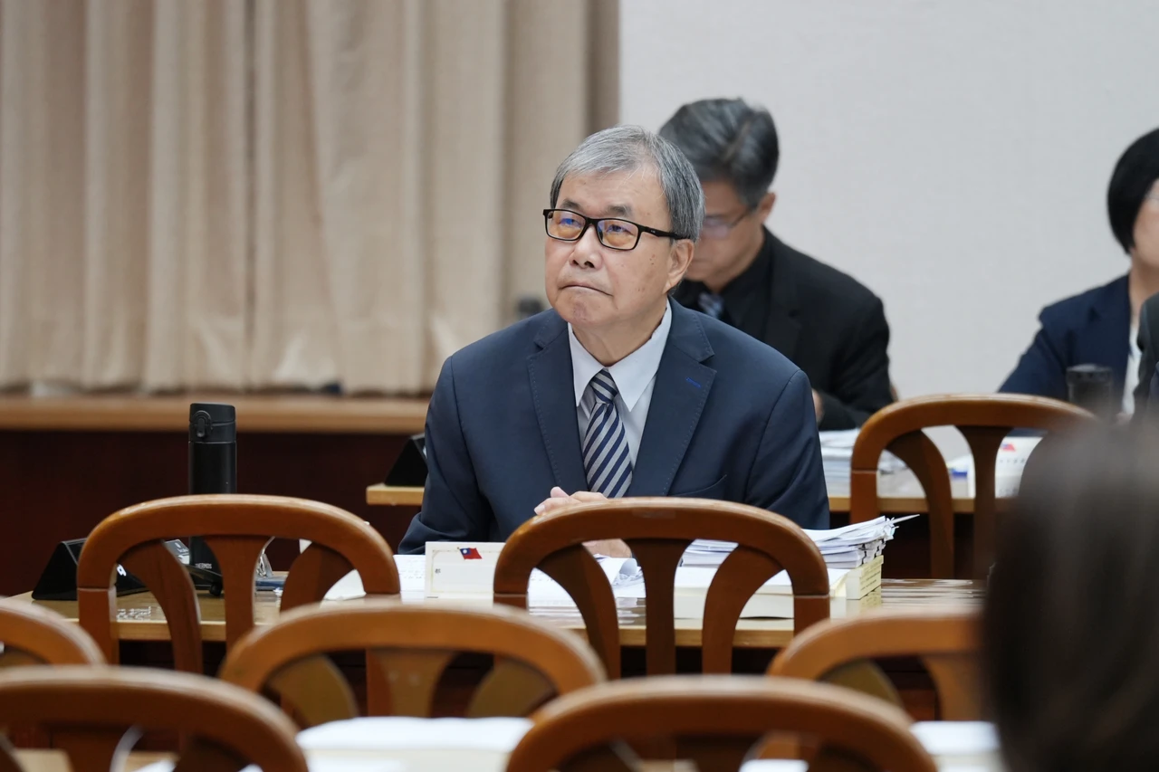 陸籍學生繁星上台大卻無法就讀　鄭英耀：現行法令沒空間