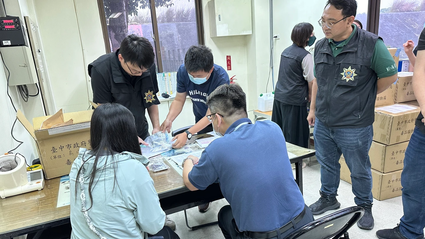 有片｜台中查扣上億毒品　警高規格押運銷毀！焚化過程全曝光