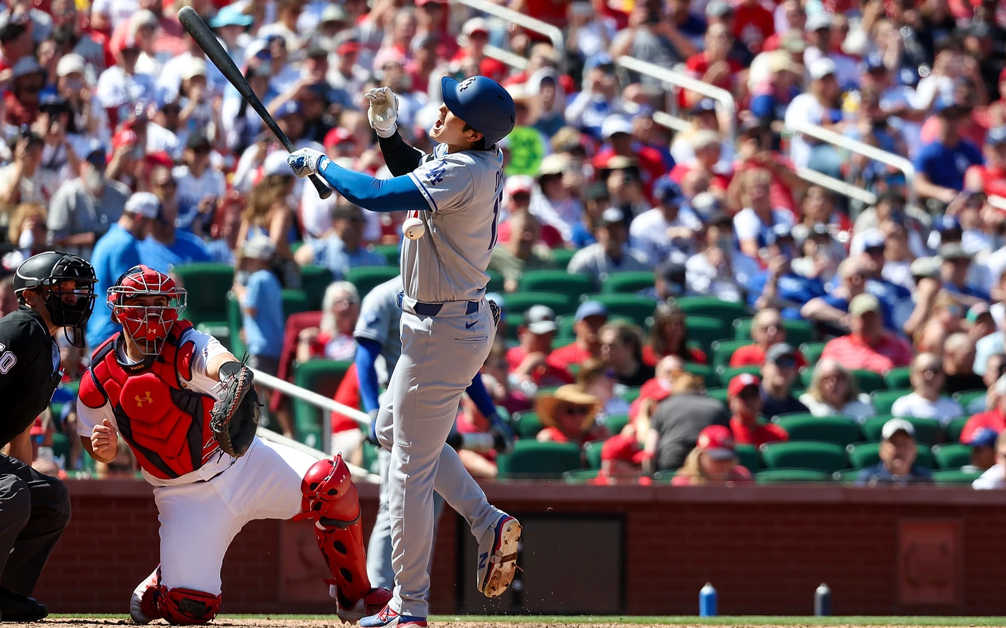 MLB｜日本菜鳥後輩炸不停！大谷翔平連19打席沒敲安　還挨球吻慘叫被調侃