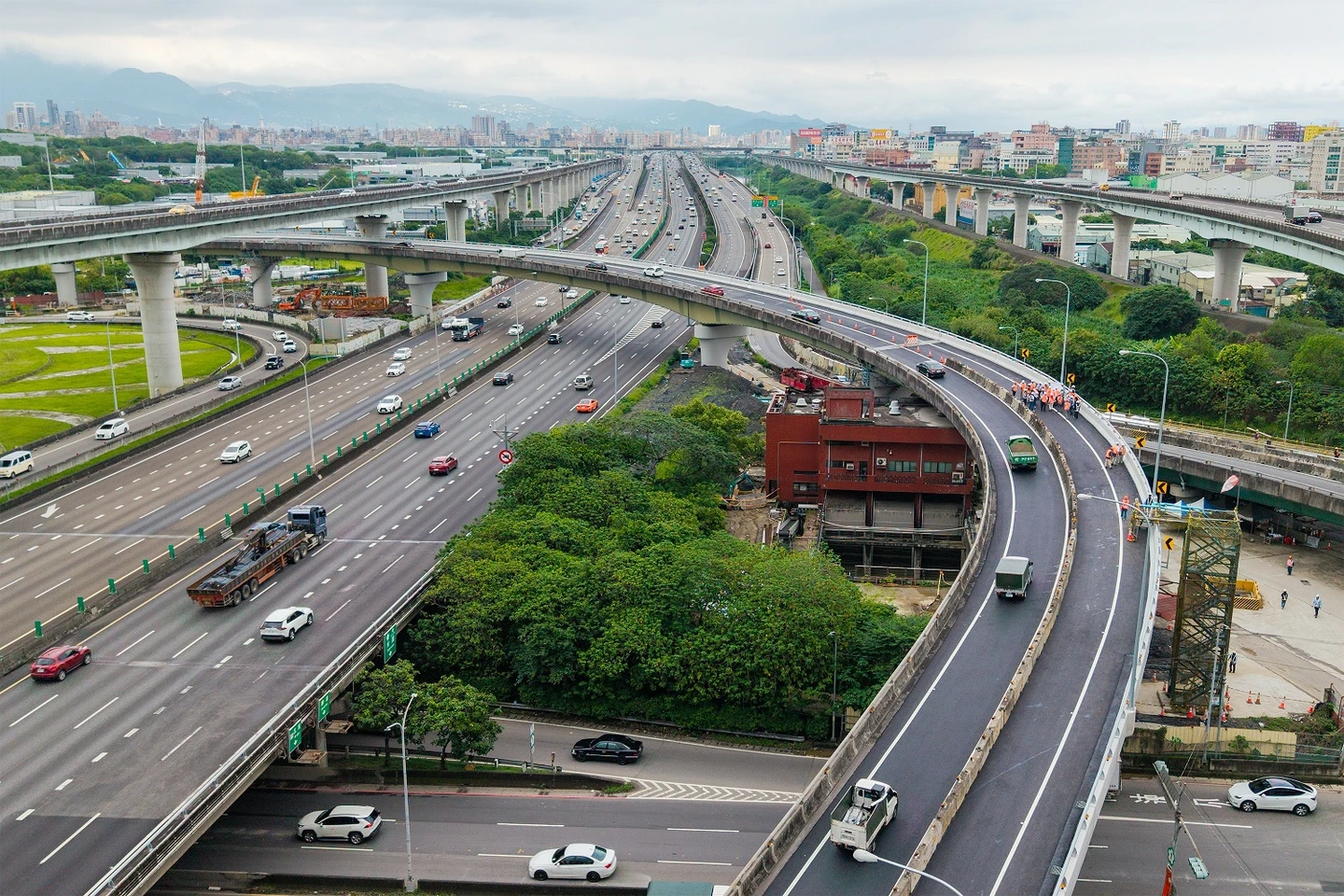 提前半年通車！國1五股北出往台64匝道拓寬完工　5/7上午6時啟用