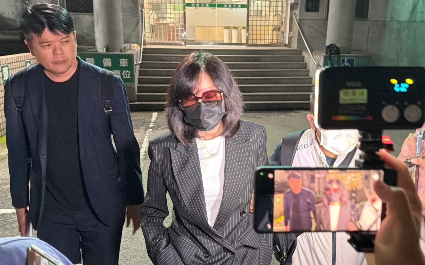 愛爾麗女總500萬交保！否認偷拍：沒受害者　被問「裝針孔目的」反應曝