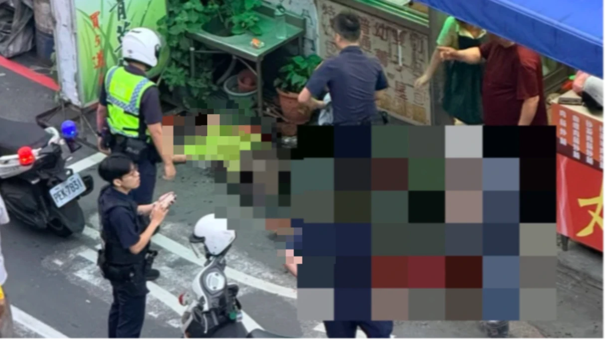 有片｜三重爆砍人！男當街遭猛刺3刀倒地　兇嫌竟是親弟