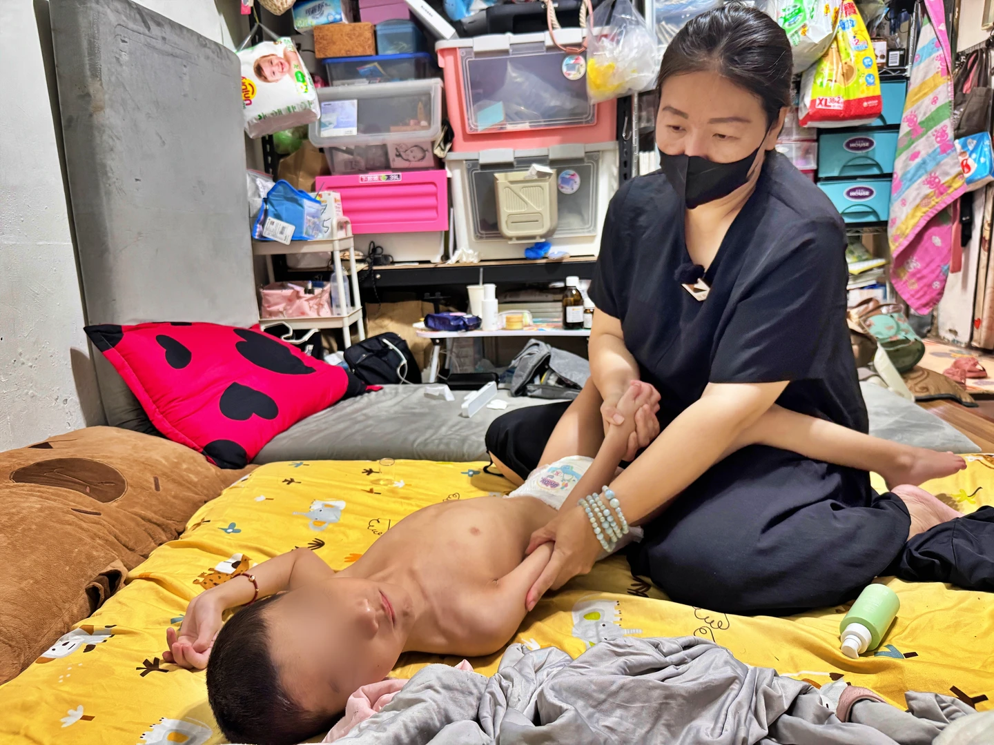 專訪｜眼淚留到他走路那天！單親媽顧腦麻兒「50元撐3天」　8年奔波只為奇蹟
