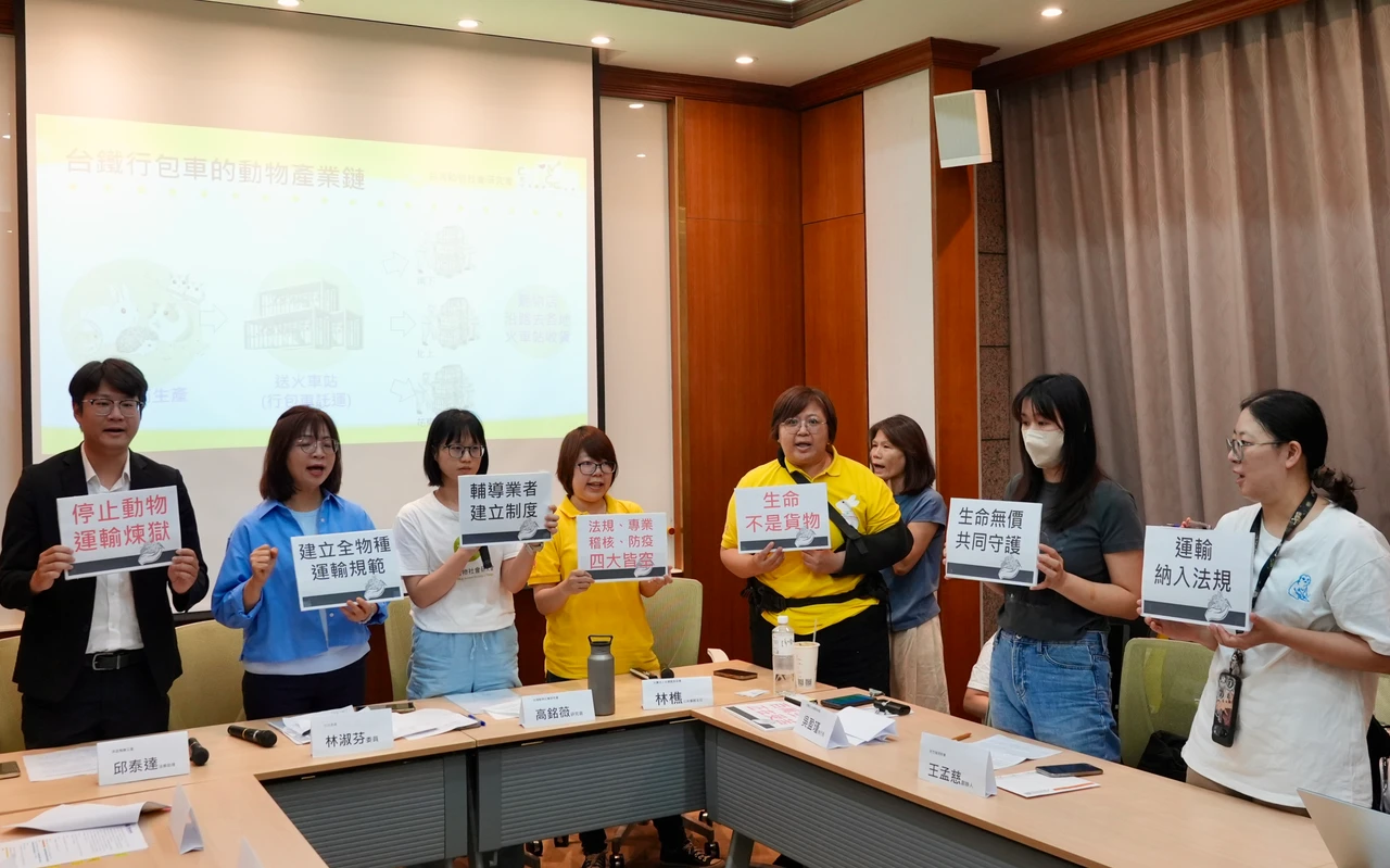 行包車淪地獄｜動物塞擠缺水驚嚇「倉鼠啃食同伴」　中央認：當貨物運