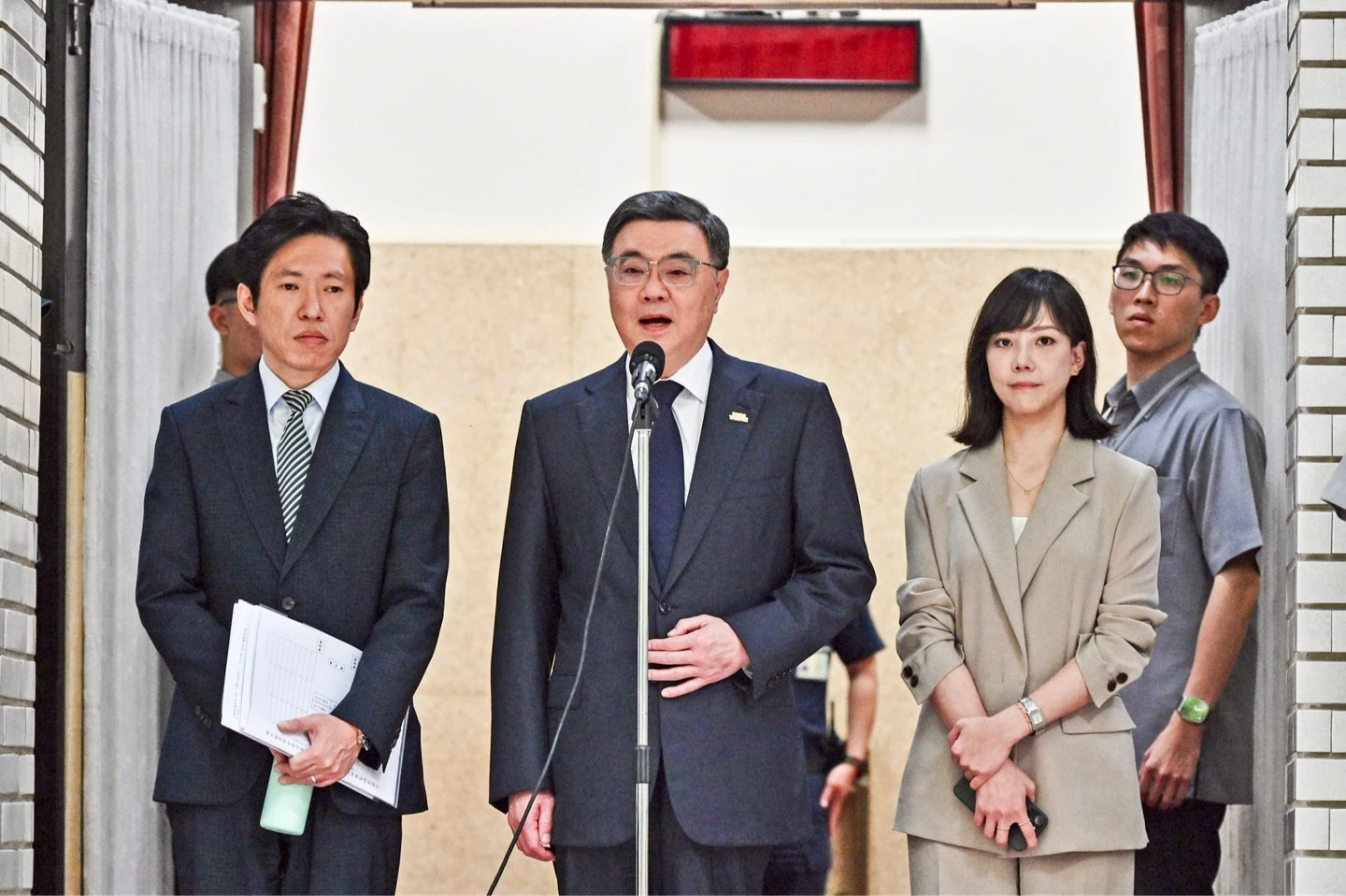 軍購最快今上演表決戰　卓榮泰喊話鄭麗文放手「黨團自主」