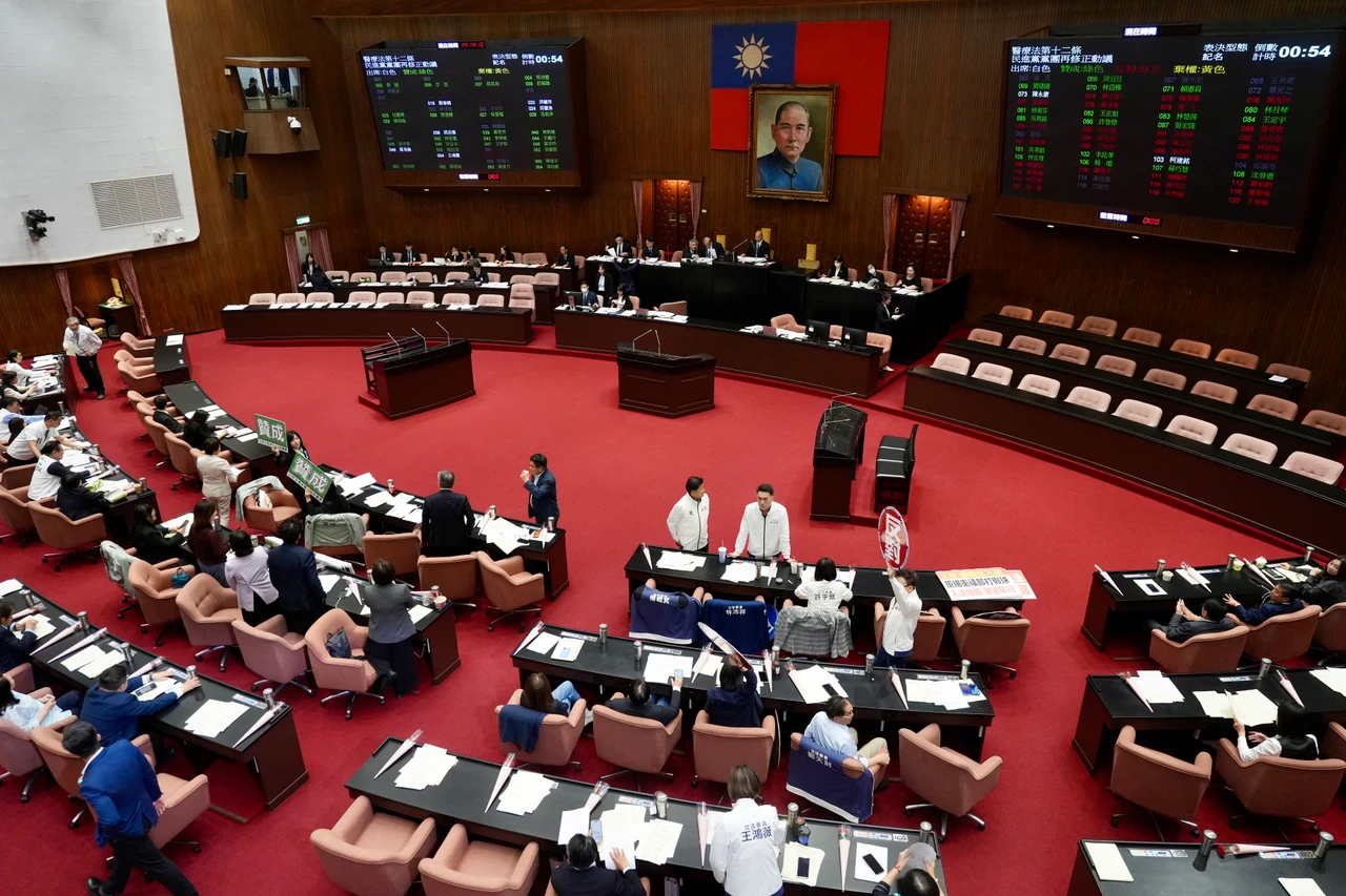 三班護病比入法三讀！醫院違反處25萬～200萬　連罰3次不改正可停業1年