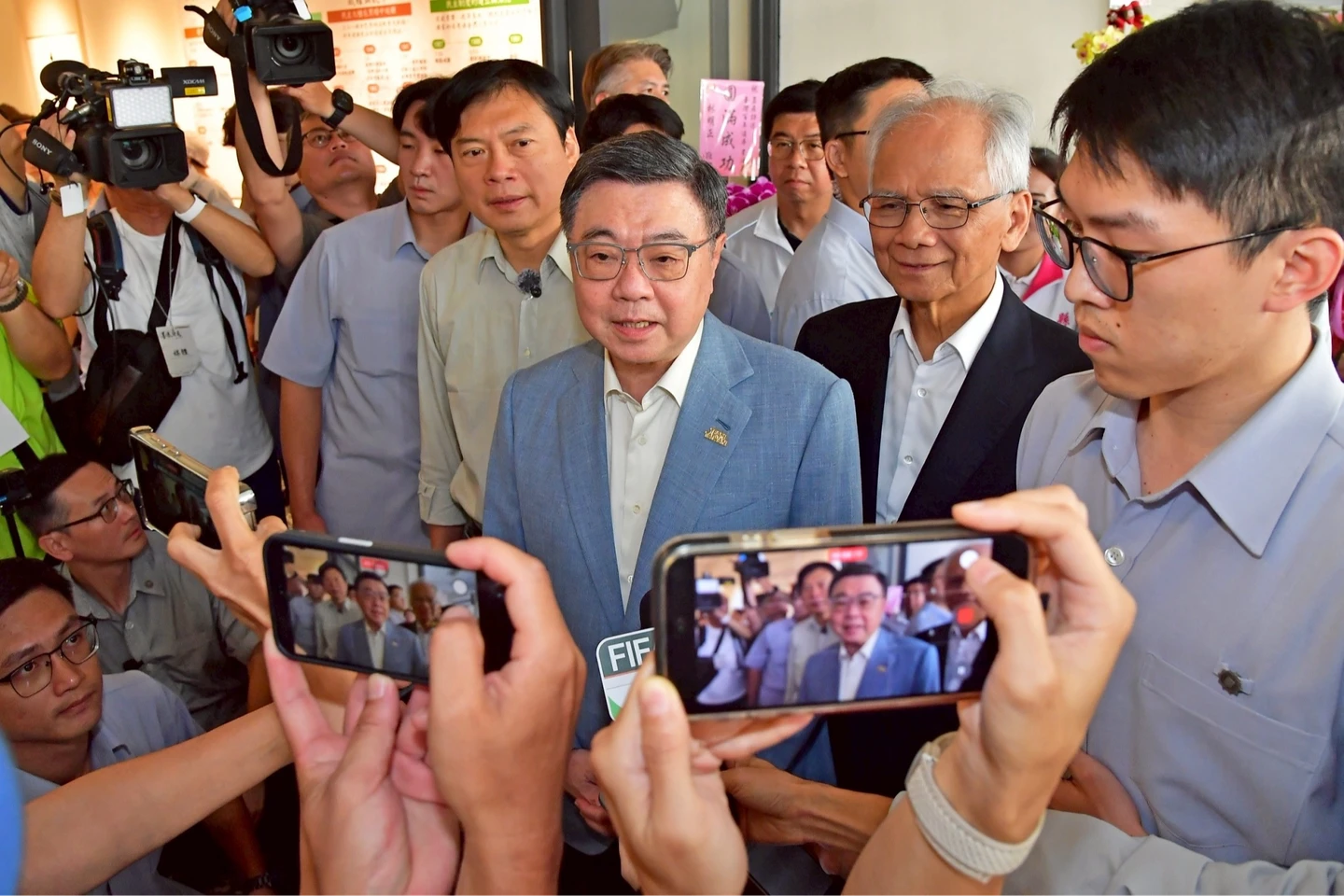 列毒油案他字案被告　卓榮泰稱交給司法：深感抱歉一定追究行政責任
