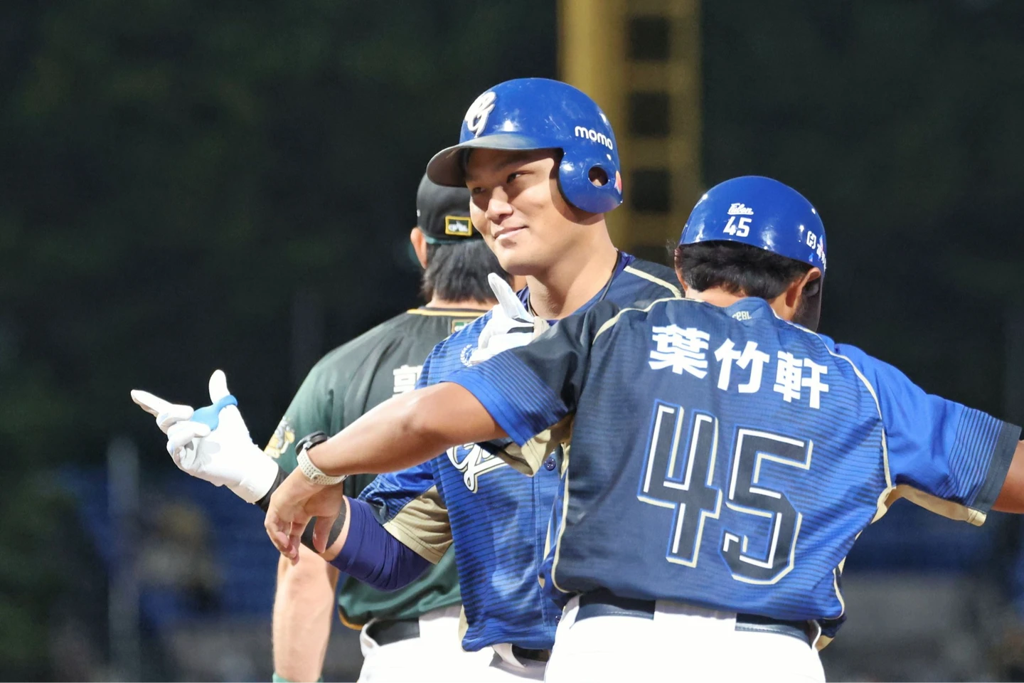 中職｜范國宸手指挫傷休兵一壘換人守　後藤光尊笑稱「總教練也要換人」