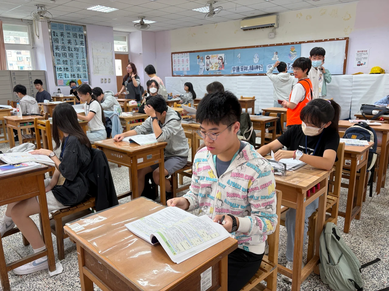 會考｜國文科考「小女」稱謂用法　莎士比亞喜劇、中東難民故事入題