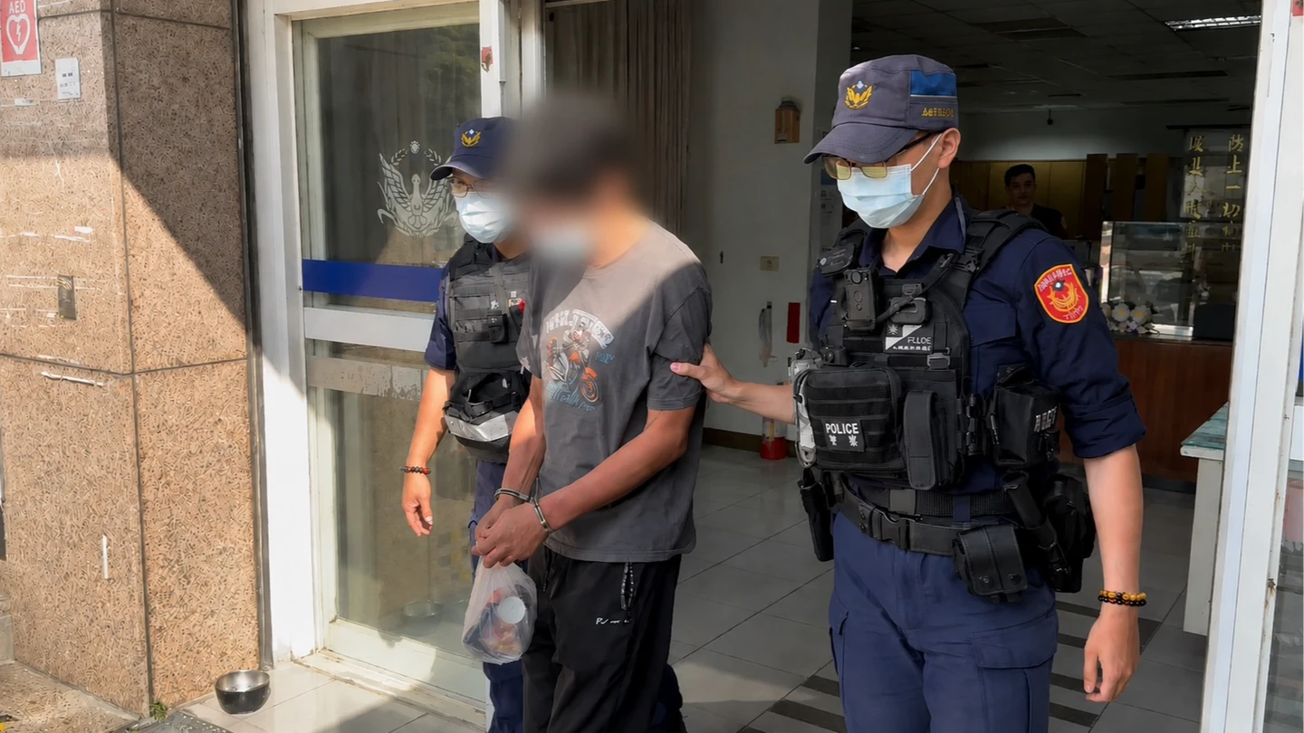 「吸很多餒」高雄男毒駕撞分隔島！快篩驗出安非他命反應　警建請預防性羈押