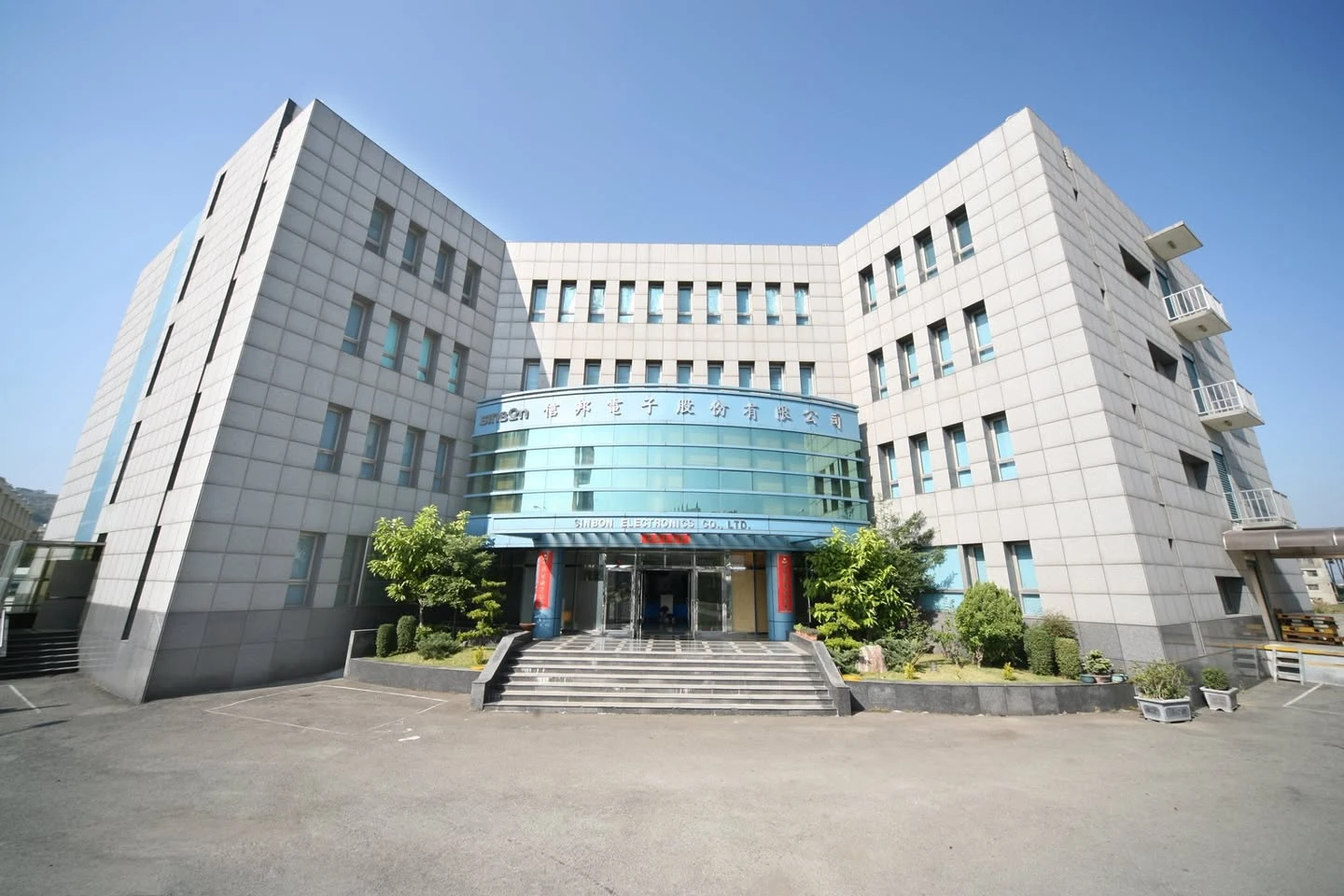 信邦搶進AI資料中心散熱市場　子公司首參國電展攜手群固與陶氏展浸沒式液冷