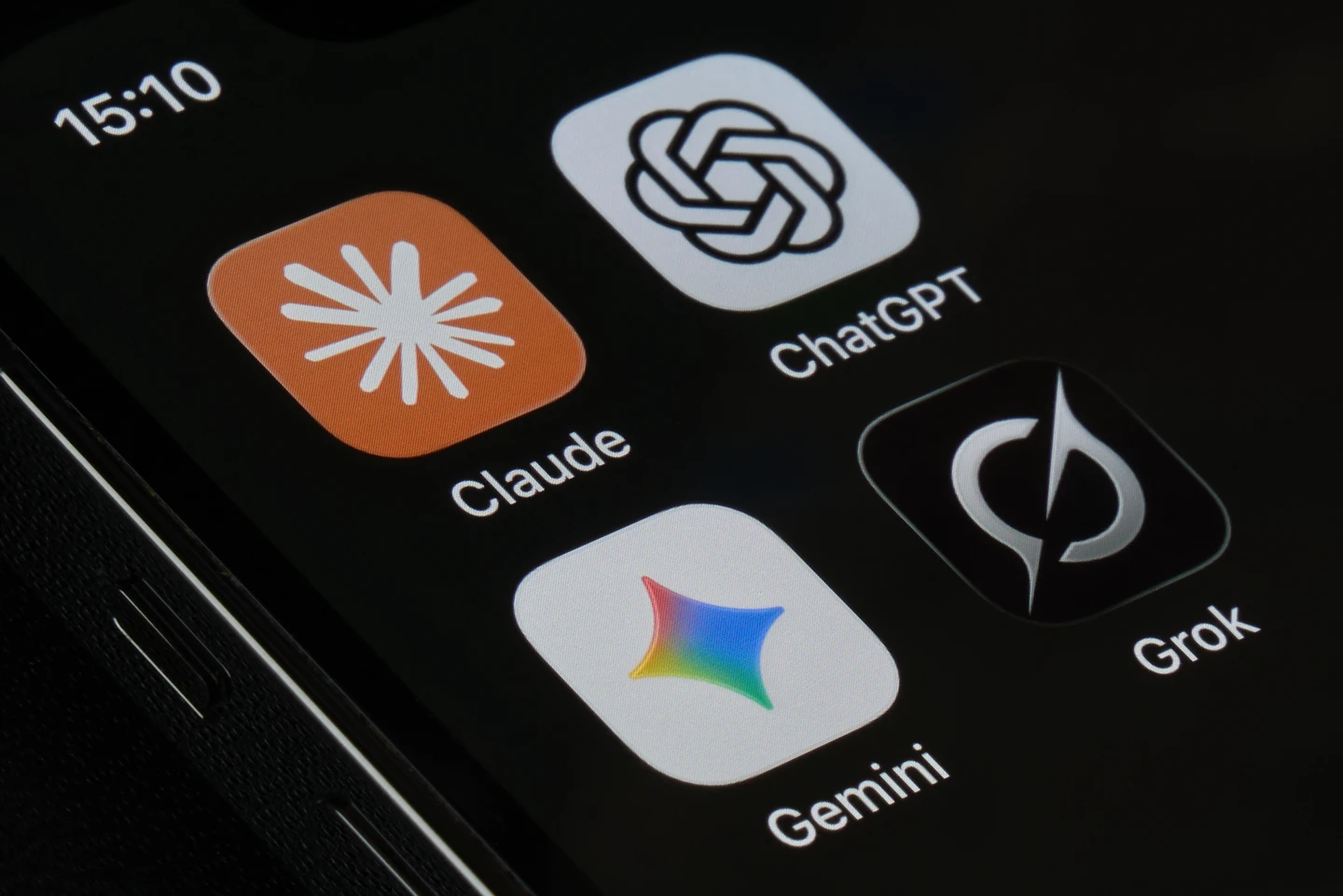 AI戰國時代：LLM競爭白熱化　GPT市佔率遭Gemini、Claude瓜分