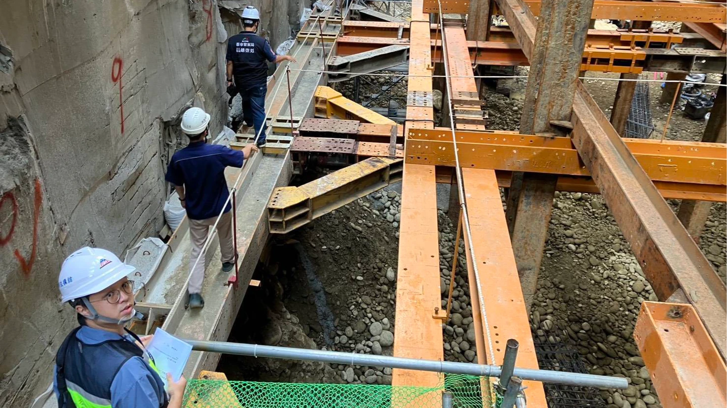 才2度挨罰！台中逢甲建案又狂排泥漿污染潮洋溪　市府勒令停工重罰