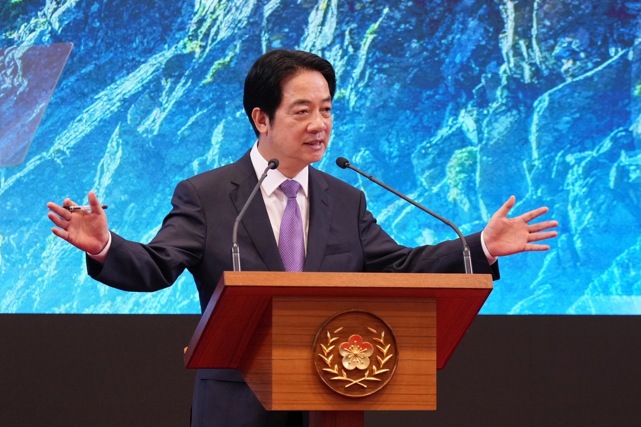 辣評鄭麗文「國安兩隻腳」　賴清德：非常危險自斷一隻，又讓中國砍斷另一隻
