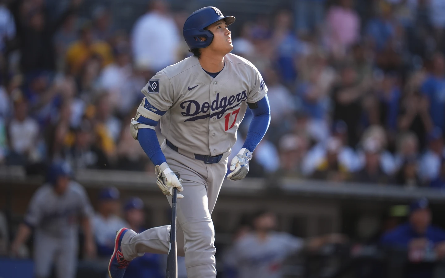 MLB｜二刀流重出江湖！大谷翔平首打席第一球就出棒　中外野陽春彈開轟慶祝