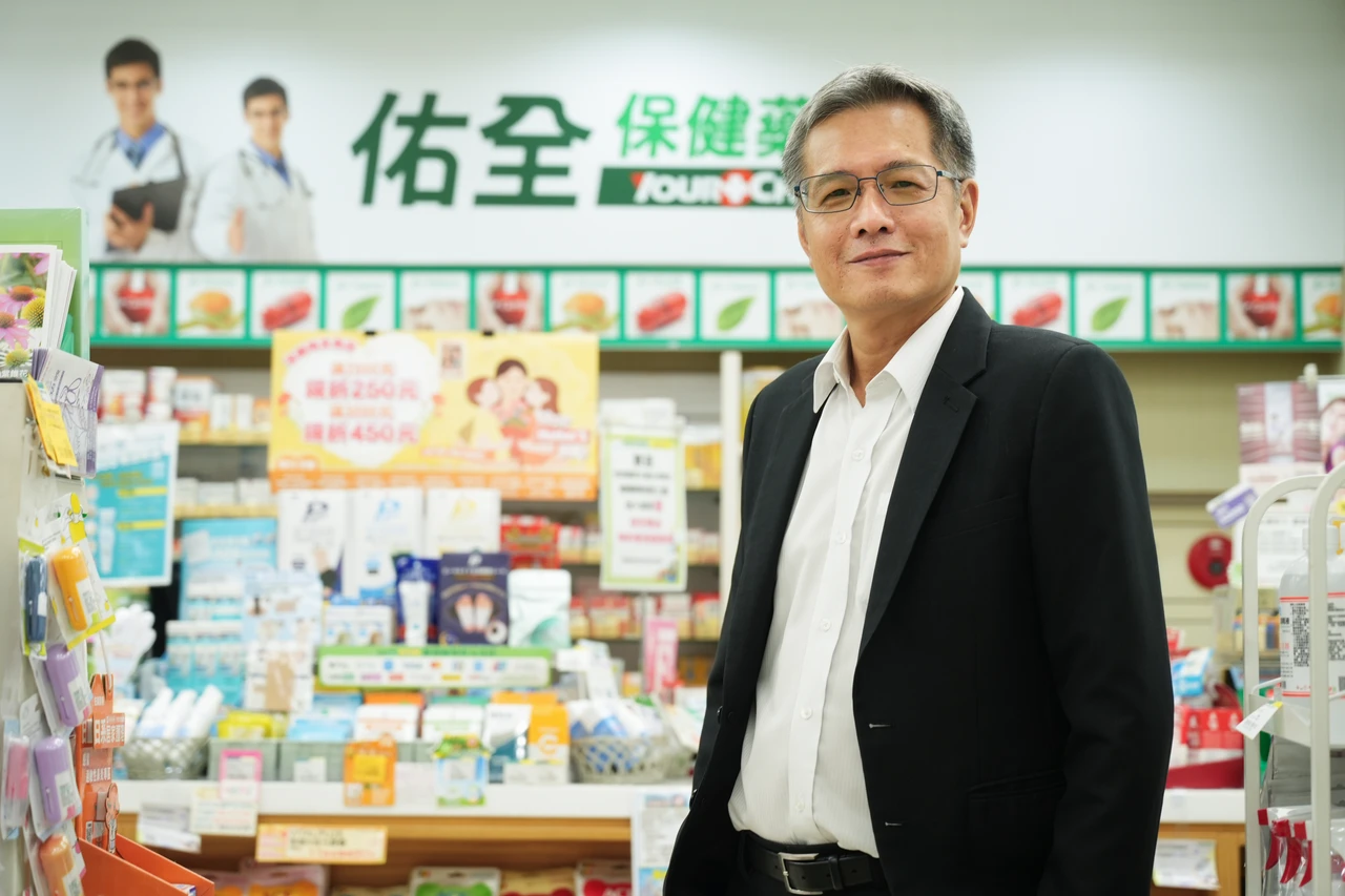 專訪3｜曾被區經理痛罵、送情侶保險套！劉志平下海當店員體驗「藥局人生」