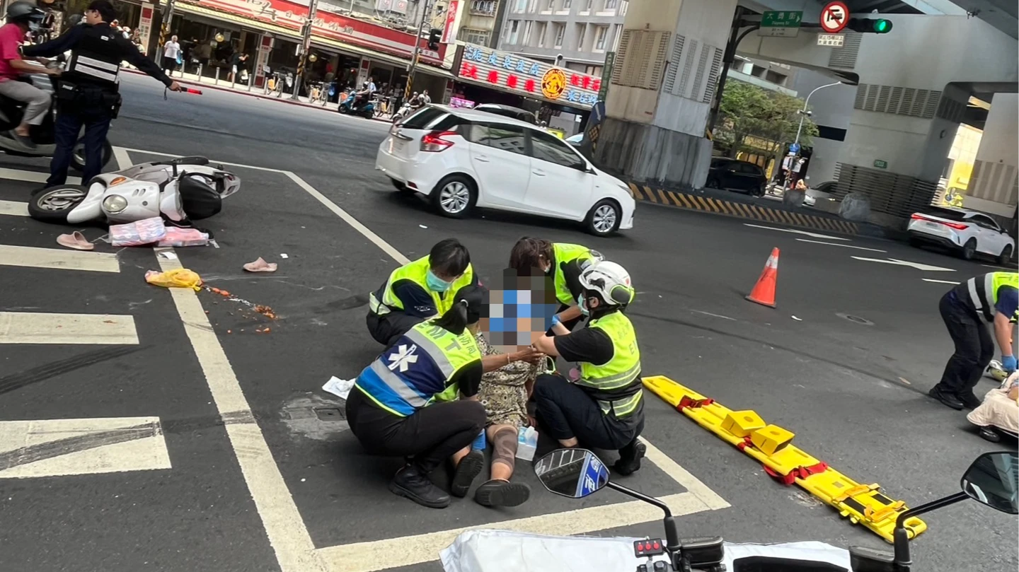 姐妹雙載外出遇死劫！慘遭毒駕男倒車撞擊　6旬妹送醫搶救不治