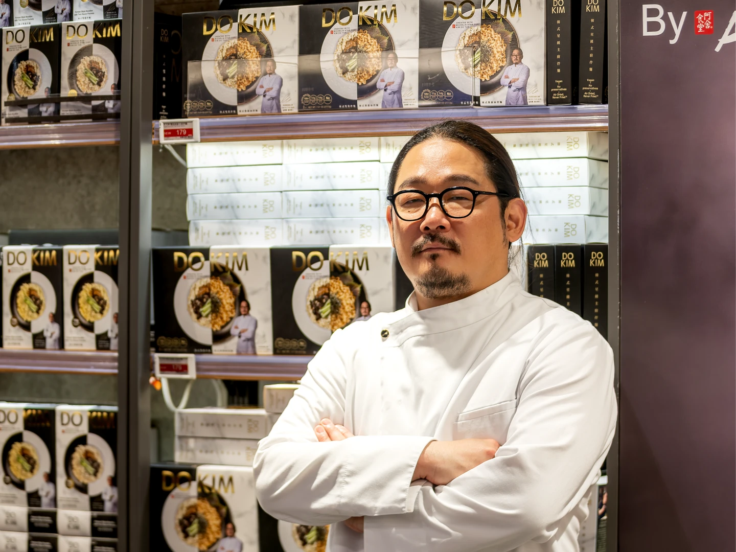 《黑白大廚》金度潤登台賣麵！全球首發2款米其林拌麵　免百元就能吃