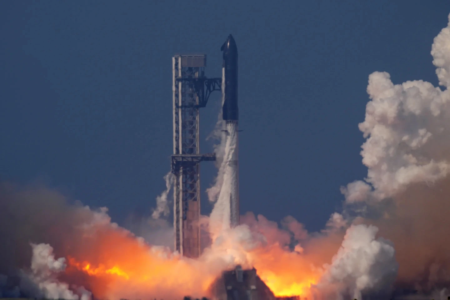 SpaceX星艦升級試飛釋放20顆Starlink測試衛星　低軌衛星題材再度升溫