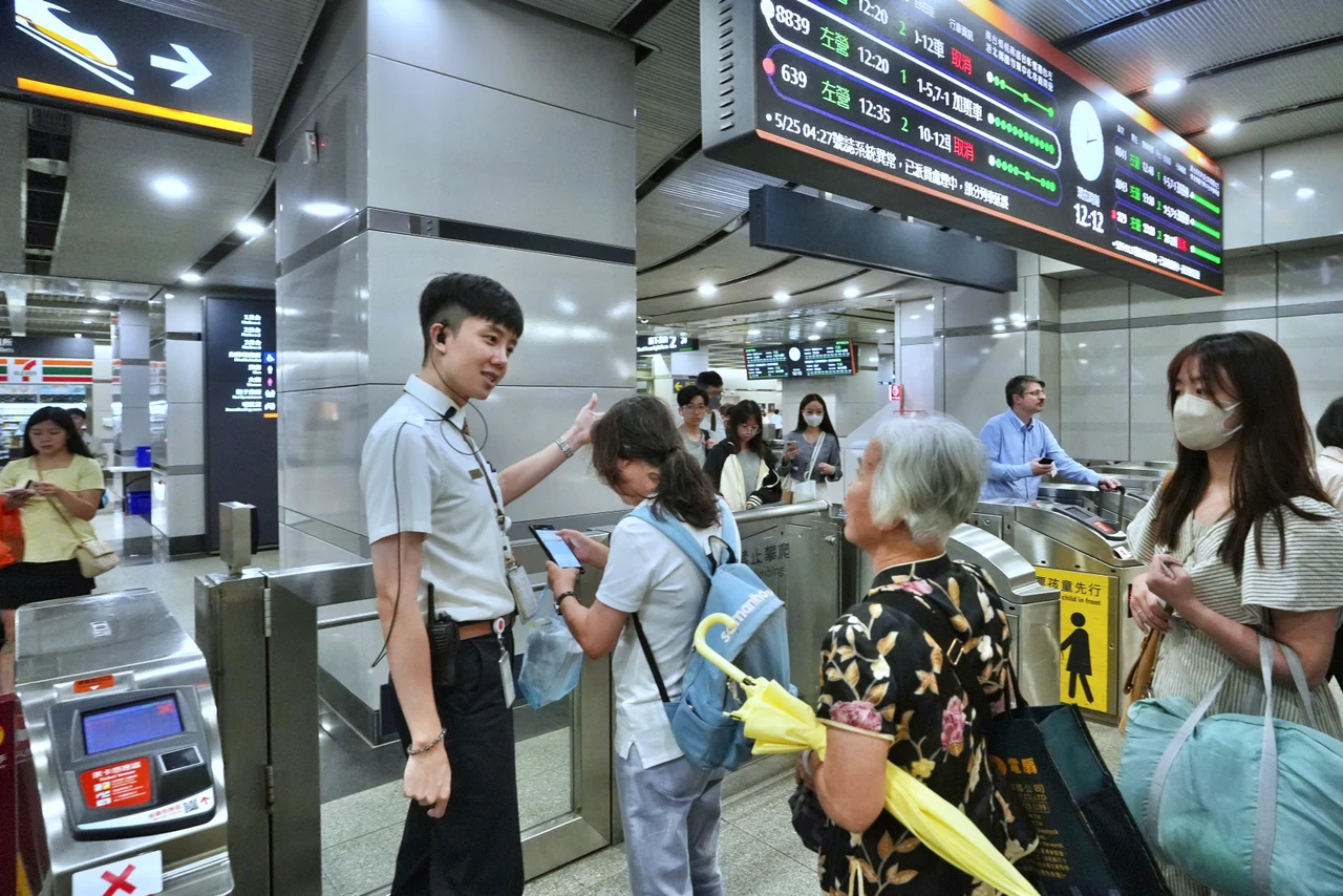 巴威最快深夜解陸警　高鐵宣布明全線正常營運