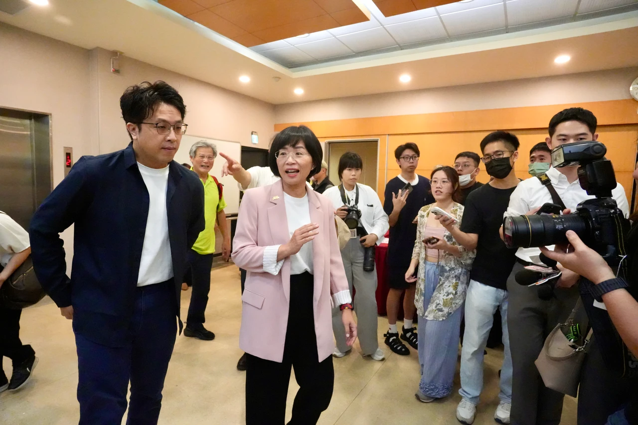 被酸格局差重演一屍五命！沈伯洋回喊感謝　妙喻跟蘇巧慧「頭頸相連」