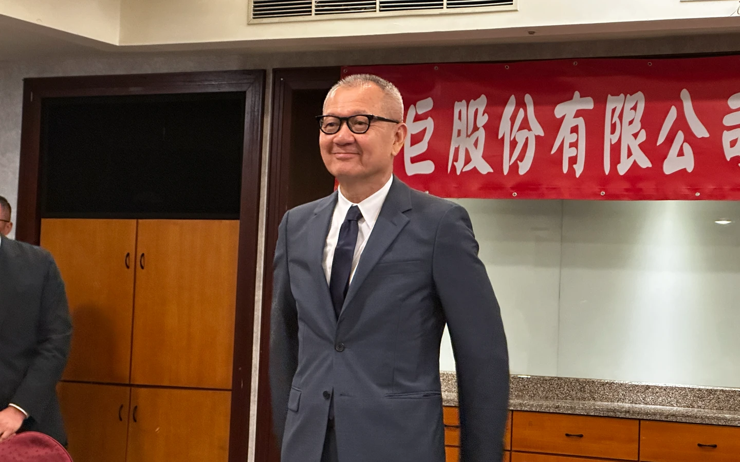 國巨股東會2｜躍居首富感想？　陳泰銘謙虛回應「感覺很華麗，但其實腦筋一片空白。」