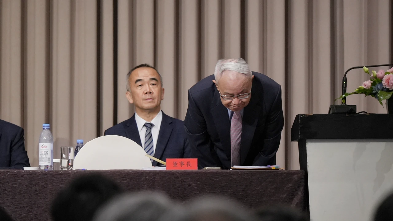 台化去年創上市以來首度虧損　董座及總經理向股東鞠躬致歉