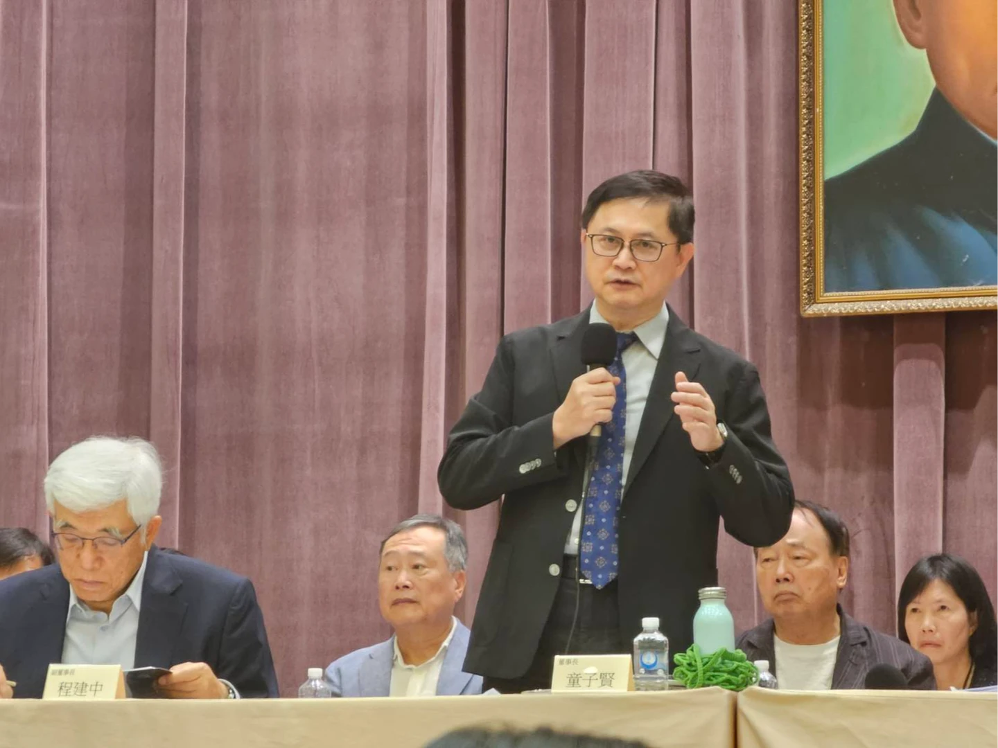 和碩股東會2｜股東籲執行長下軍令狀　童子賢巧回：立了就要吃官司了