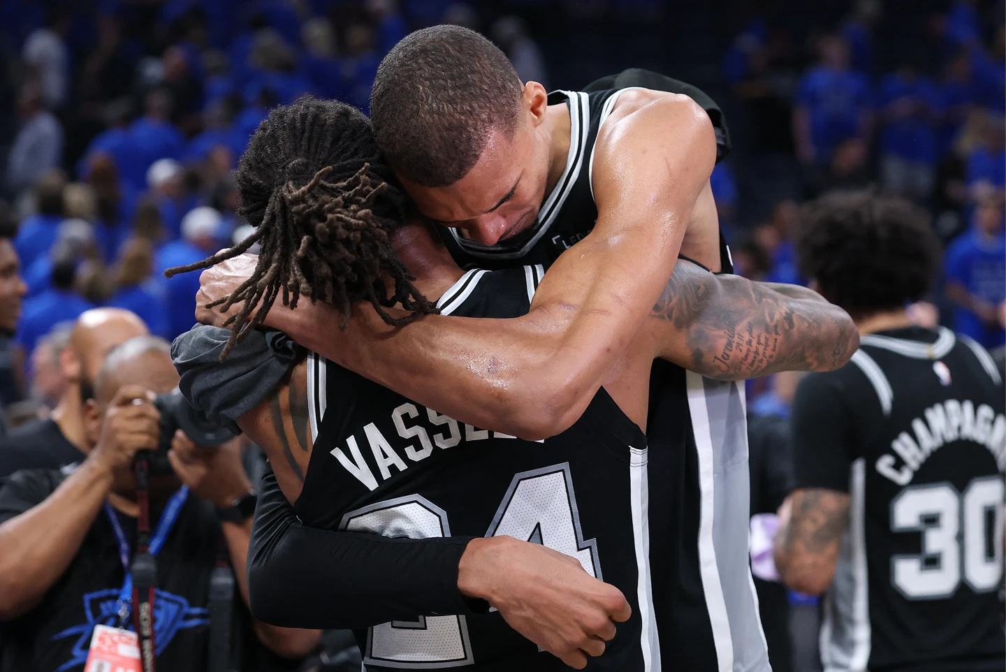NBA｜馬刺搶七粉碎雷霆連霸夢　文班亞馬奪西冠MVP激動落淚