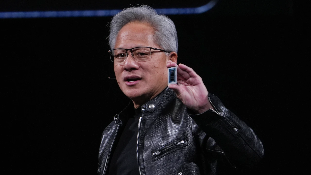 黃仁勳奪全美最佳CEO　員工好評達99%職場幸福度勝蘋果Google