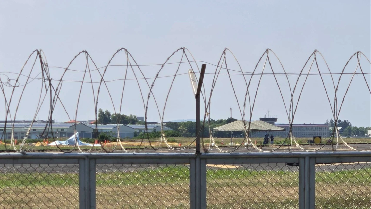 T-34教練機墜毀現況曝！2殉職飛官家屬返現場招魂　大體今解剖