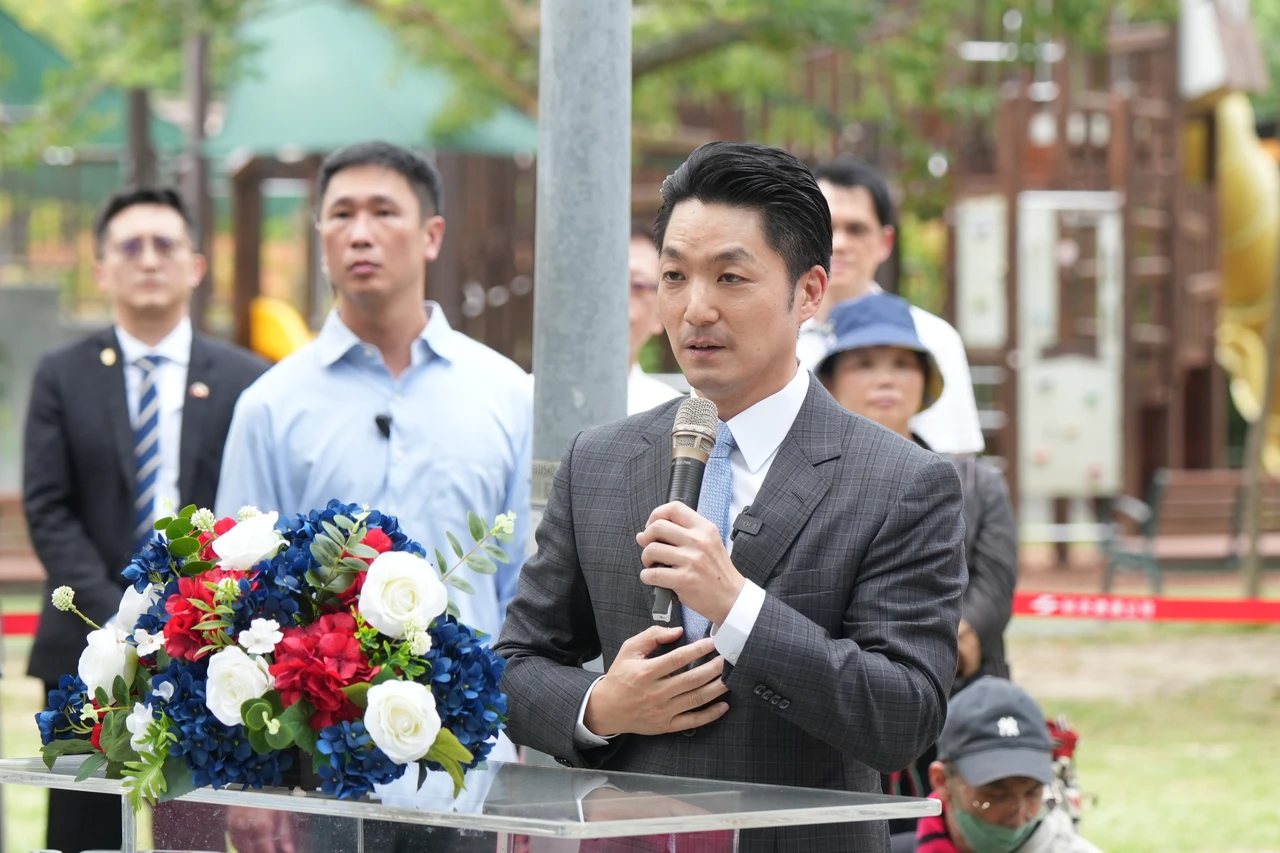 答不出四獸山！沈伯洋酸不熟市政　蔣萬安自爆被太太虧「沒空帶兒子爬山」