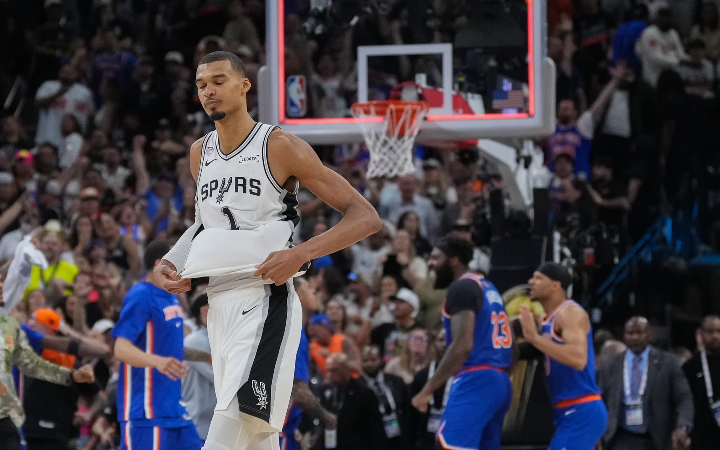 NBA｜文班亞馬緊要關頭砸鍋無緣逆轉！賽後沮喪自曝問題出在「腦袋不清楚」
