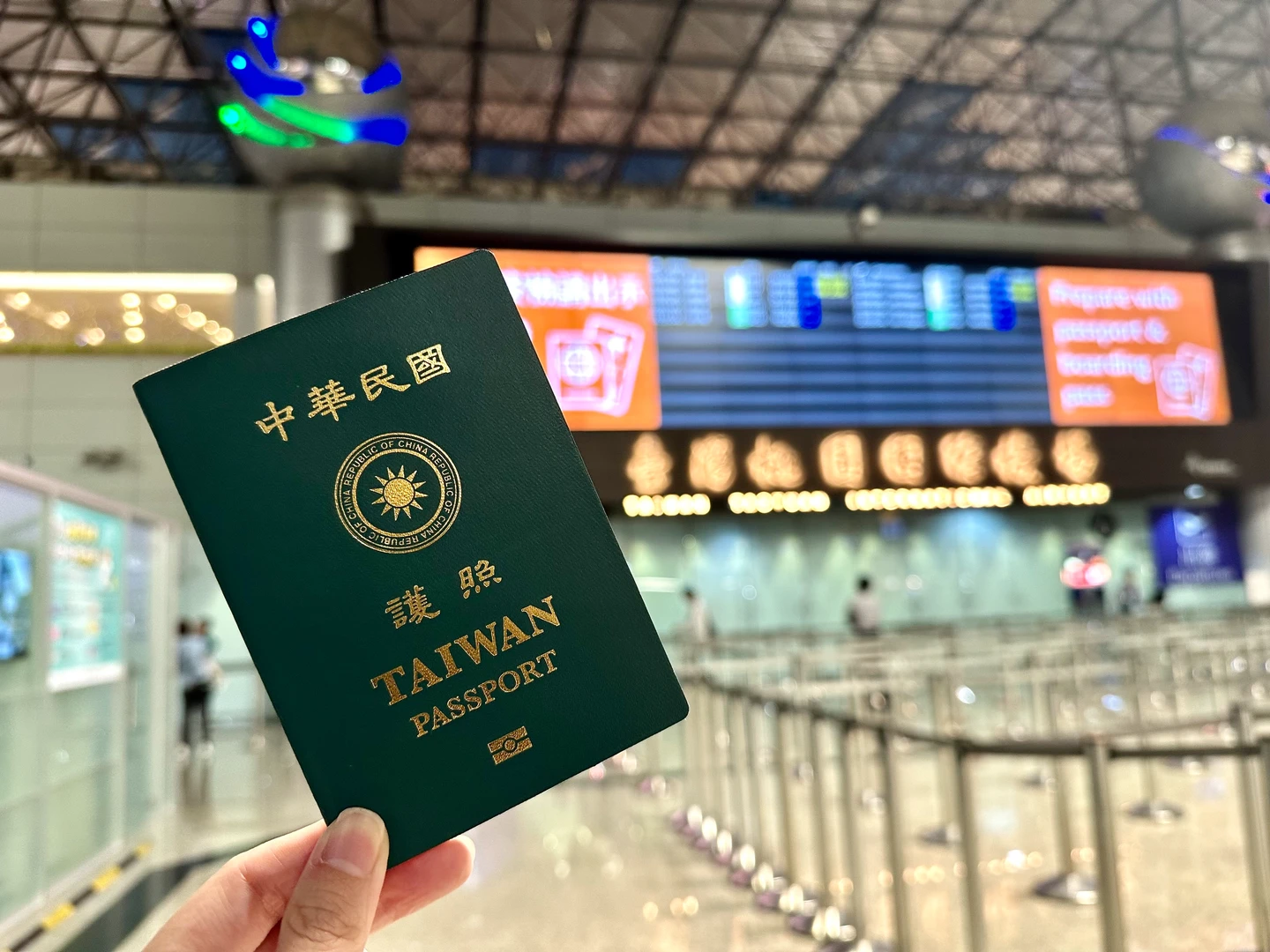 機票變便宜！燃油附加費今調降　一家四口飛日本便宜2千6、歐洲省逾7千元