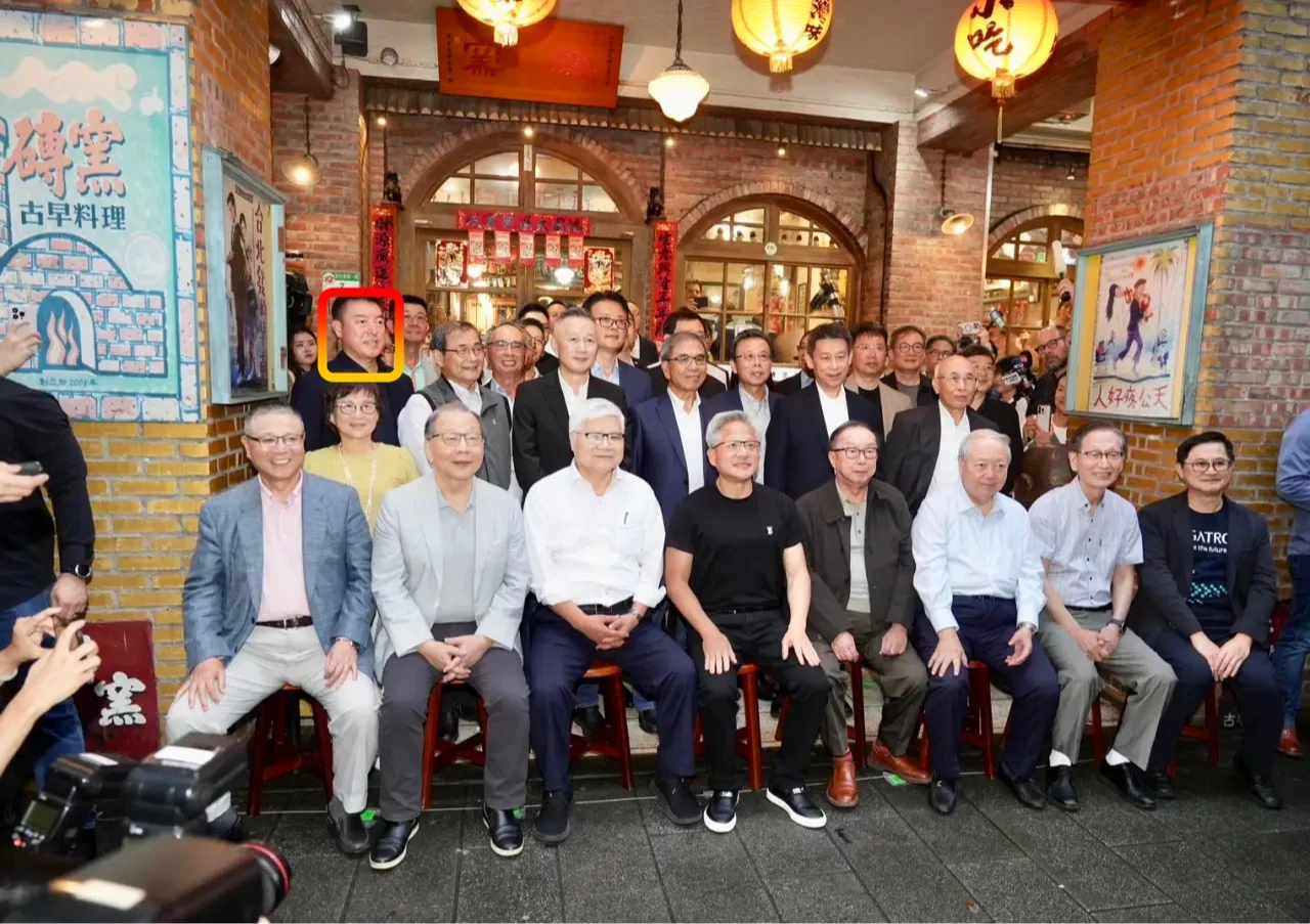 黃仁勳兆元宴勝宏科技董座爆外遇電梯激吻　公司市值閃崩近千億