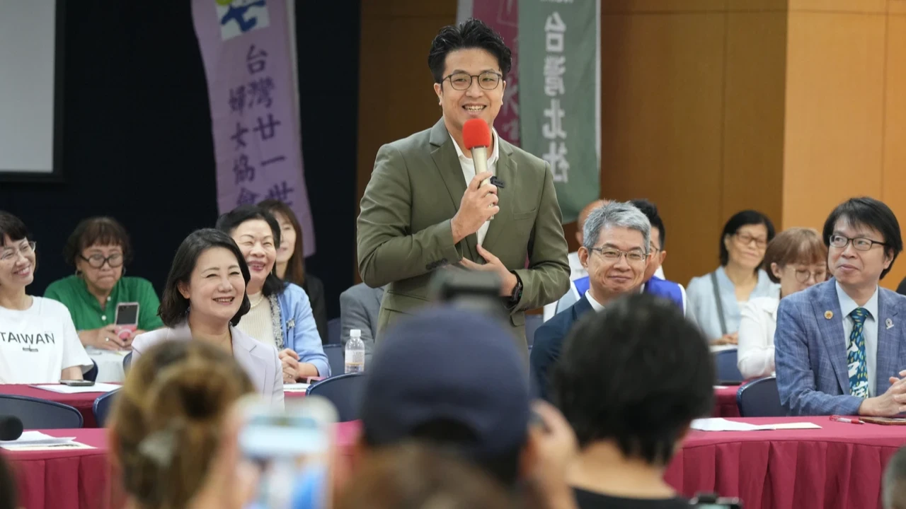 政策掀戰火！沈伯洋嘆蔣市府高傲　揪負壓吸菸區引民怨癥結