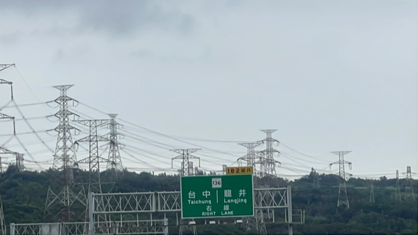 台中海線14萬戶大停電！交通大亂、民眾困電梯「像在玩命」　台電回應了