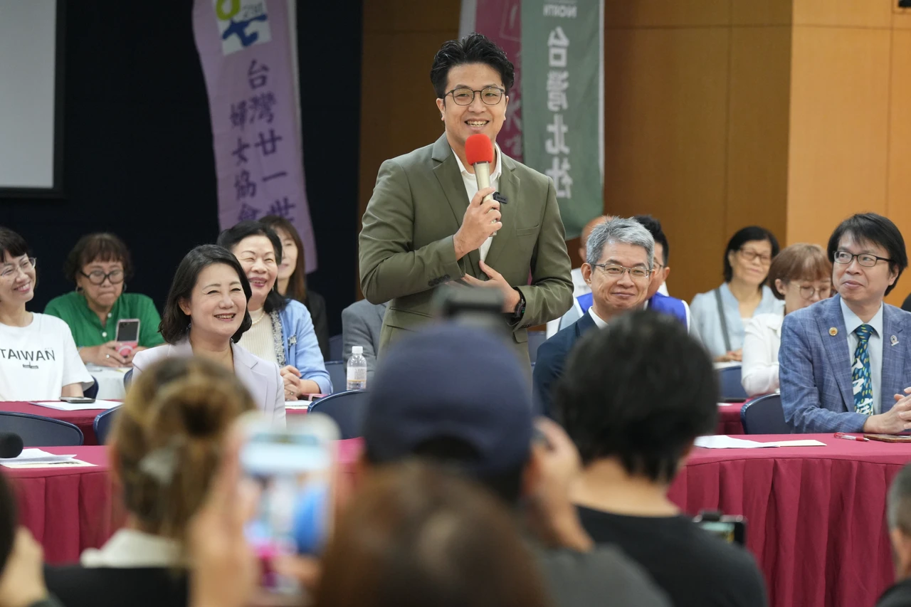 政策掀戰火！沈伯洋嘆蔣市府高傲　揪負壓吸菸區引民怨癥結