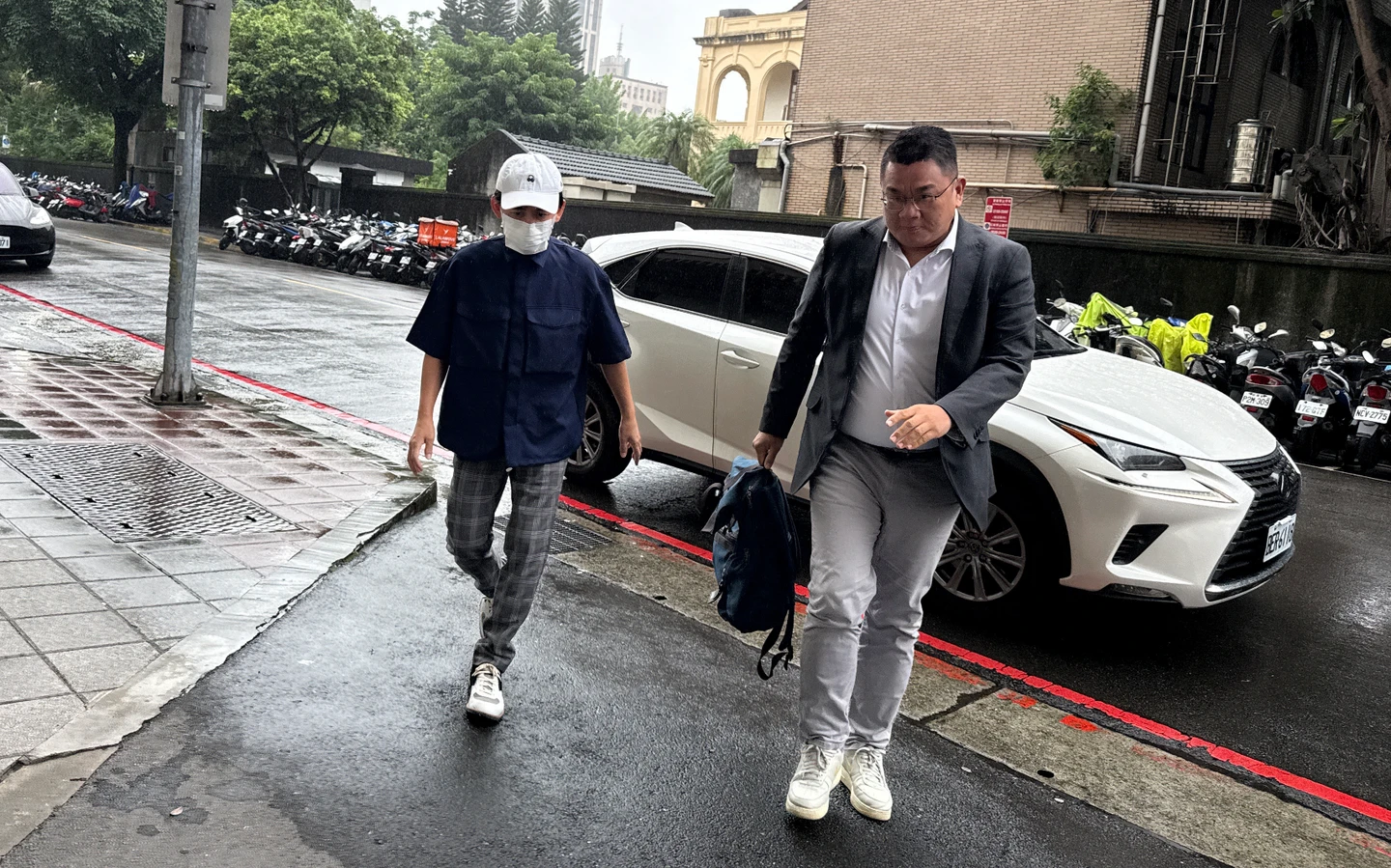 黃子佼買少女性影像免入獄確定！突現身北檢　原因曝光