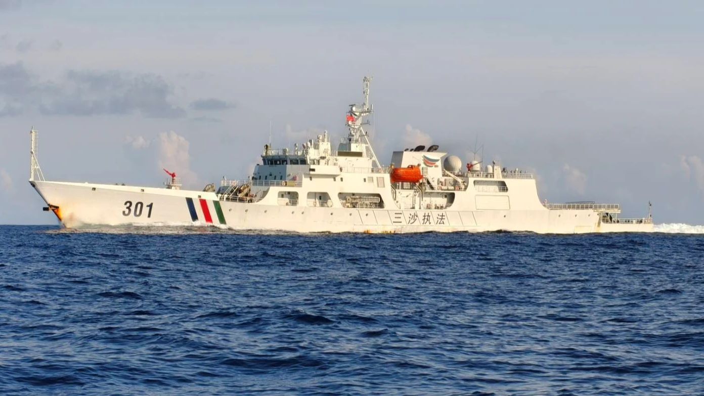 中國「灰帶衝突」首度延伸太平島　陸海警船「2度惡意大轉向挑釁」！海巡艇強勢驅離