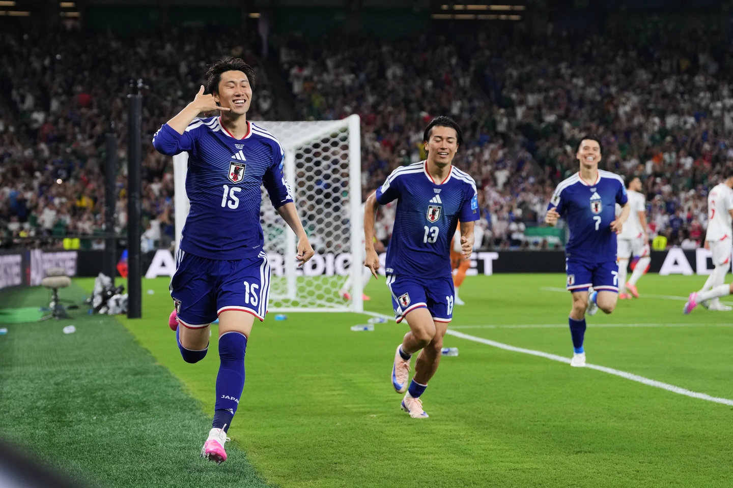 世界盃｜日本4比0輕取突尼西亞寫隊史新猷　對瑞典「不敗」就能晉級32強