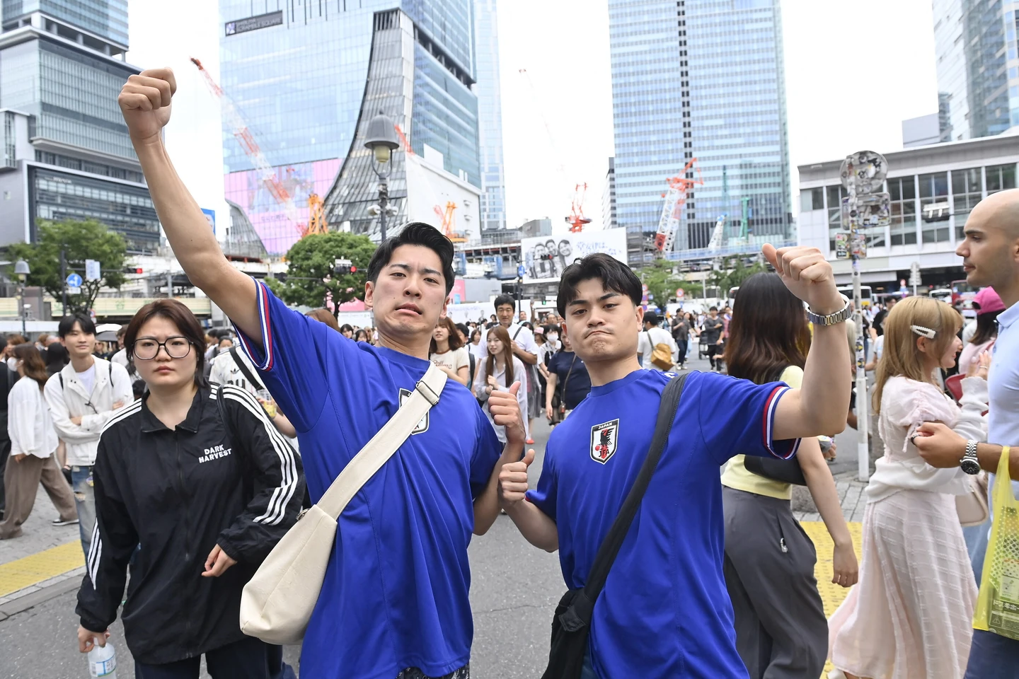 世界盃｜日本大勝突尼西亞讓全國嗨翻　球迷湧入澀谷十字路口慶祝