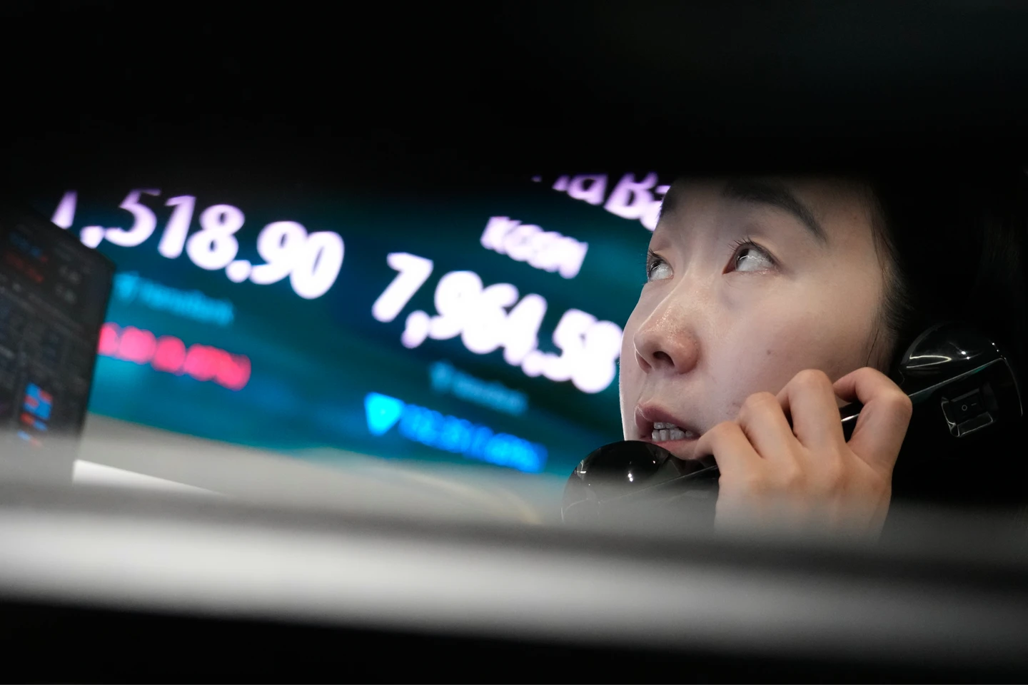 韓股收盤暴跌9.9%創史上最大單日跌幅　上演黑色星期二