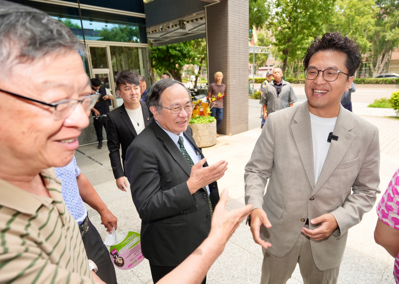 政策牛肉來了！沈伯洋推「家庭一站通」　供學齡前童每周免費臨托4hrs