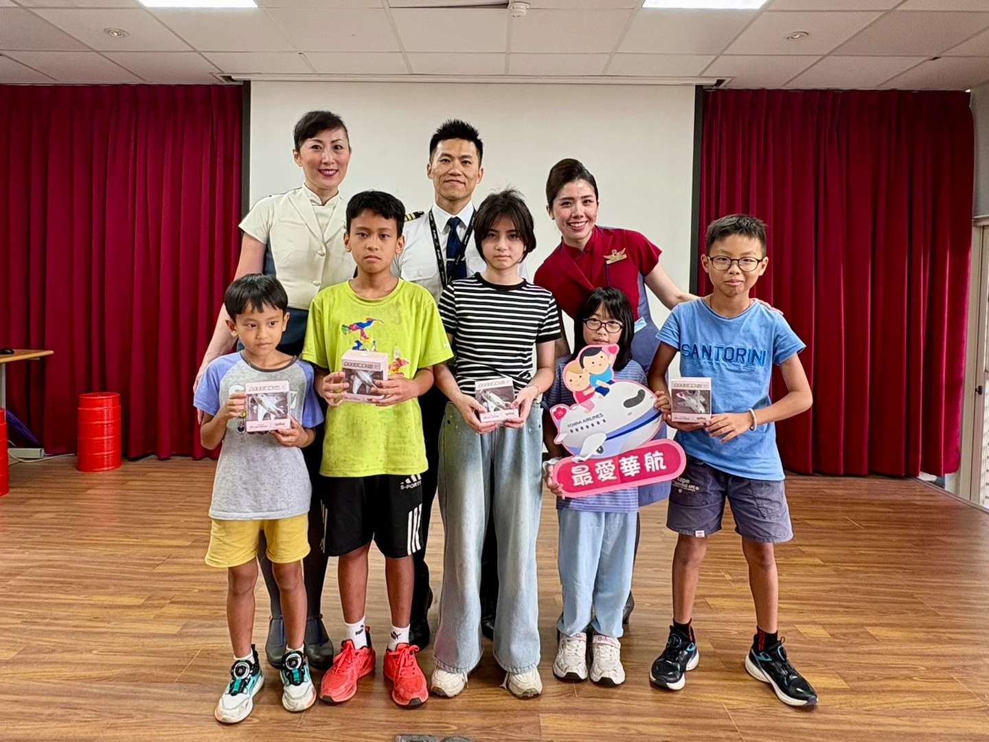 華航志工前進校園　開啟孩童對飛行無限想像